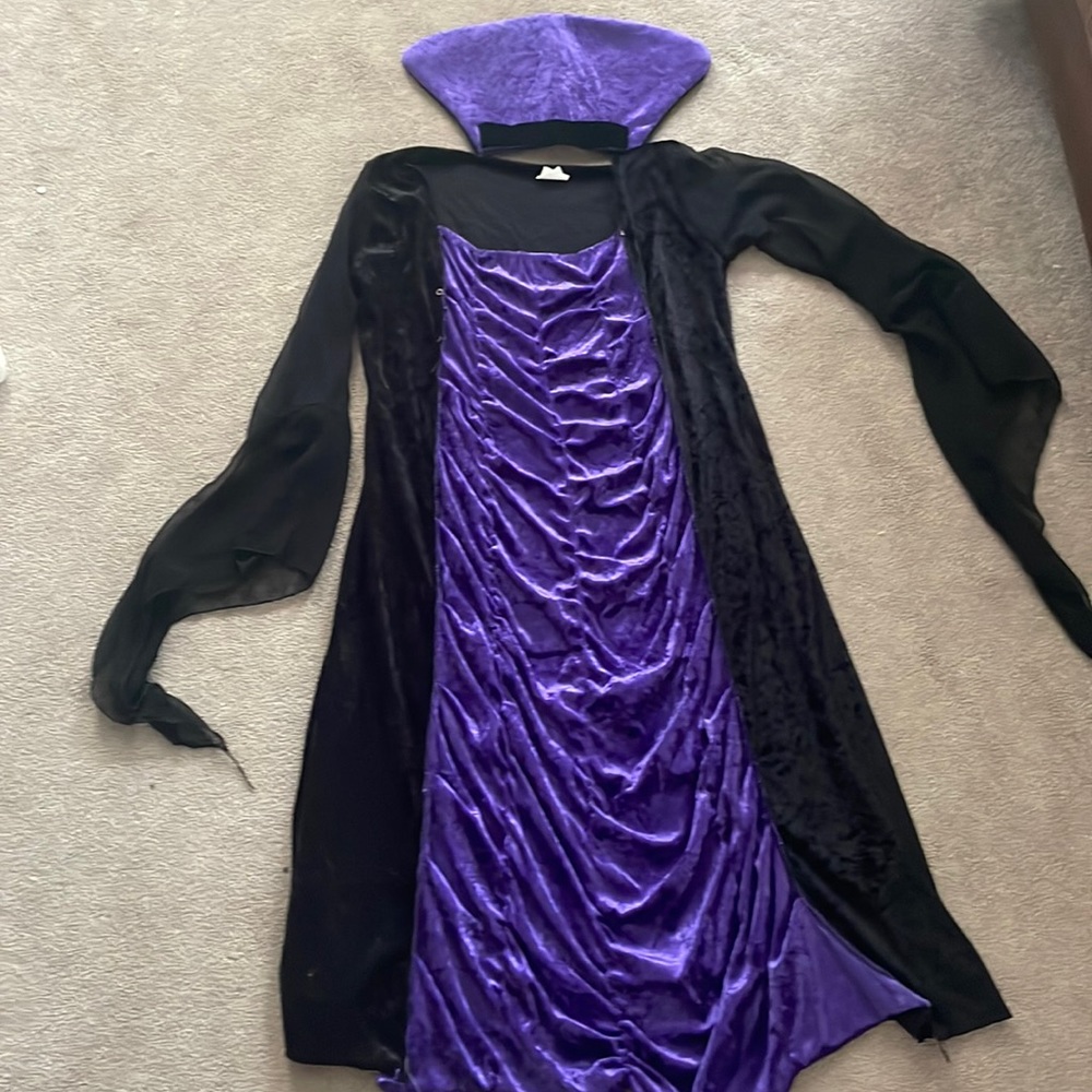 Girl’s Vampire Costume